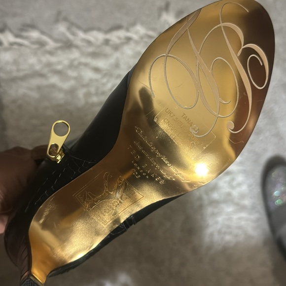 Ted Baker gorgeous black leather bootie - Picture 6 of 6